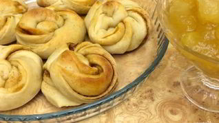 Мягкие сливочные булочки с корицей