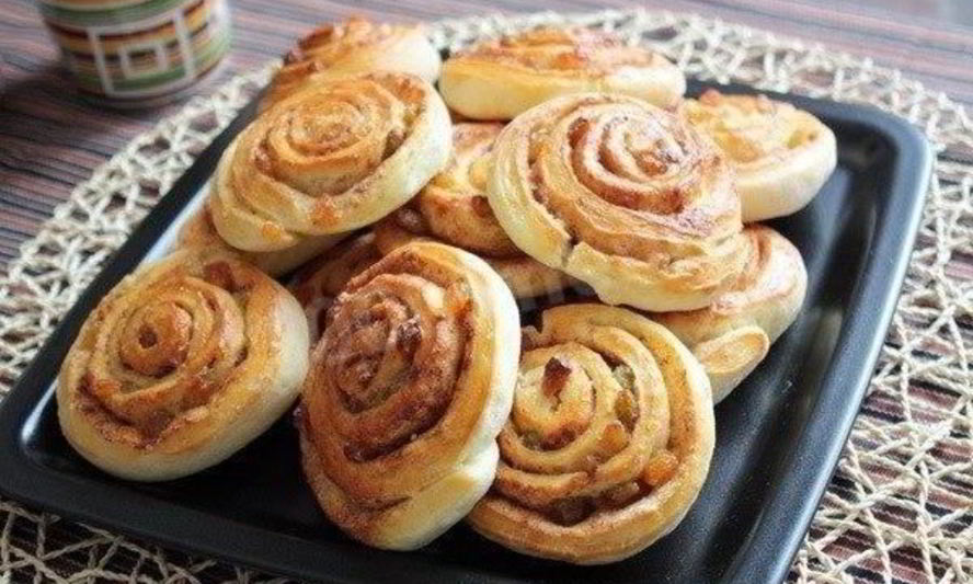 Рецепт плюшки с корицей, изюмом и сахаром завиванцы