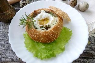 Полезный завтрак в булочке