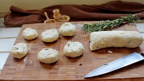 розмариновые булочки