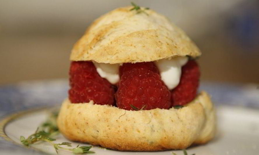 Рецепт сливочные булочки с малиной