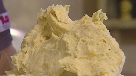 сливочные булочки с малиной