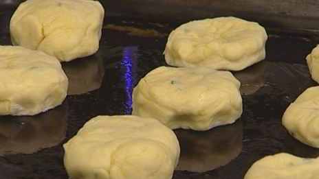 сливочные булочки с малиной