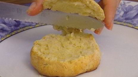 сливочные булочки с малиной