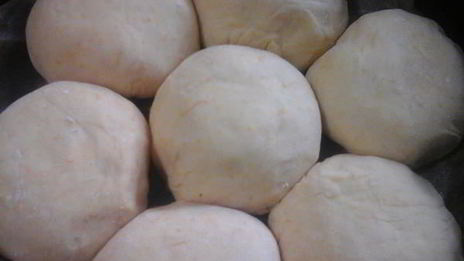 тыквенно-чесночные пампушки с мясной начинкой