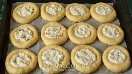ватрушки из дрожжевого теста с творогом