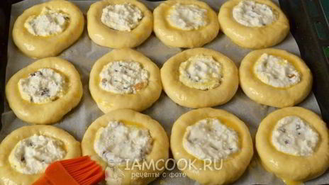 ватрушки из дрожжевого теста с творогом