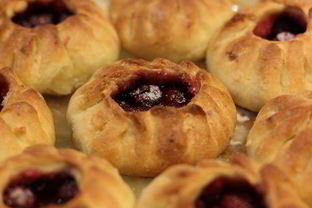 Ватрушки с вишней