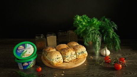 зерновые булочки-пампушки с сырно-чесночной начинкой