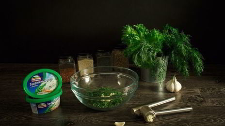 зерновые булочки-пампушки с сырно-чесночной начинкой