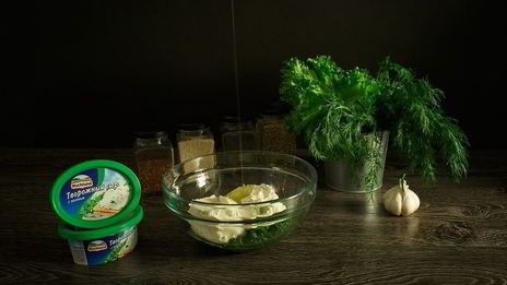 зерновые булочки-пампушки с сырно-чесночной начинкой