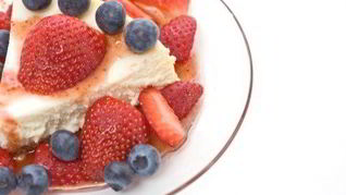 Чизкейк из рикотты со свежими ягодами