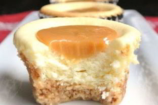 Карамельные чизкейки в формочках