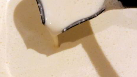 мини-чизкейки с черничным соусом