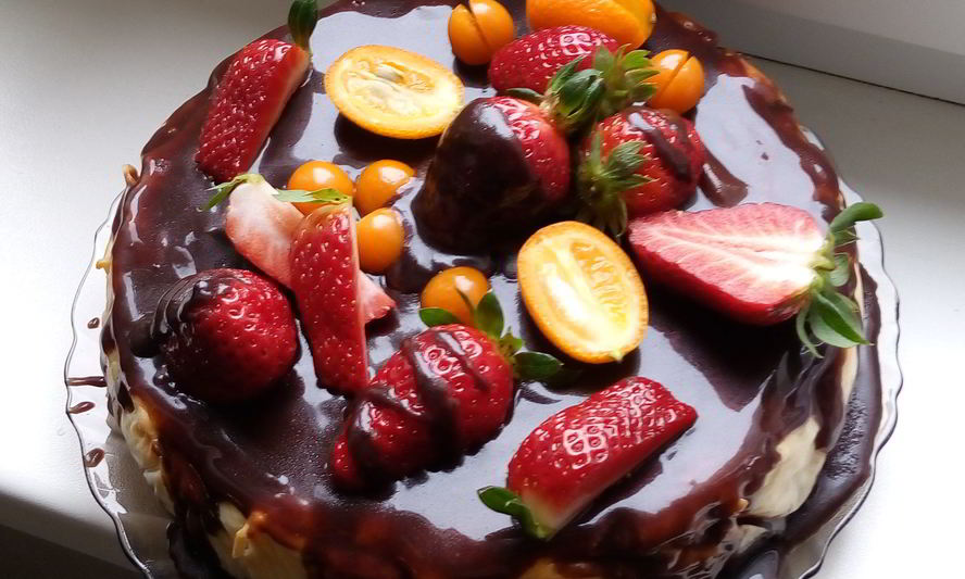 Рецепт шоколадный чизкейк в глазури с фруктами