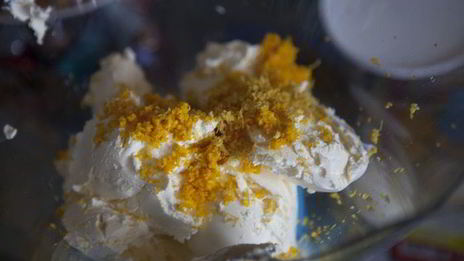 ванильный чизкейк с малиновым соусом