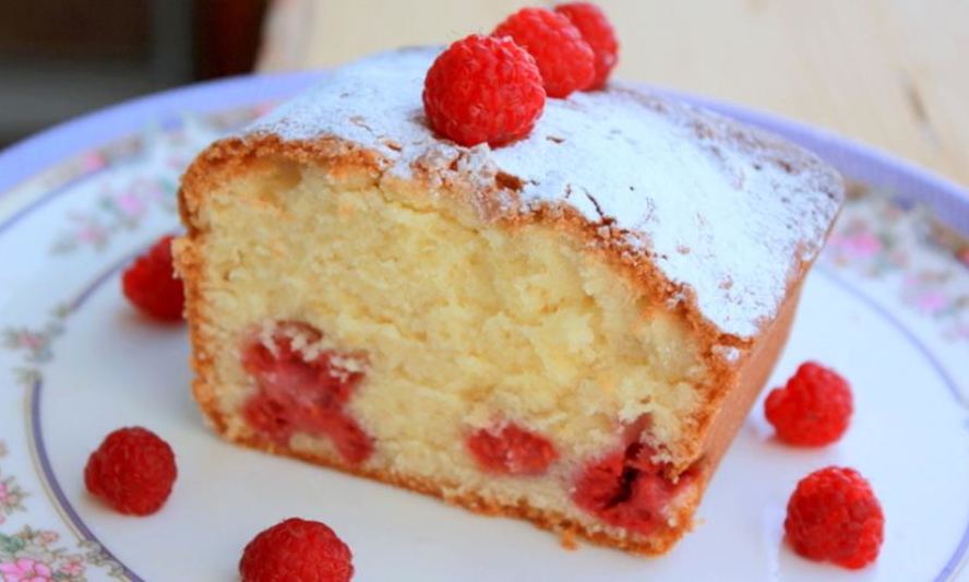 Рецепт ароматный кекс с малиной