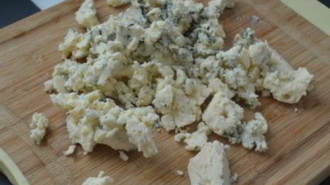 ароматные кексы с красным виноградом и дор блю