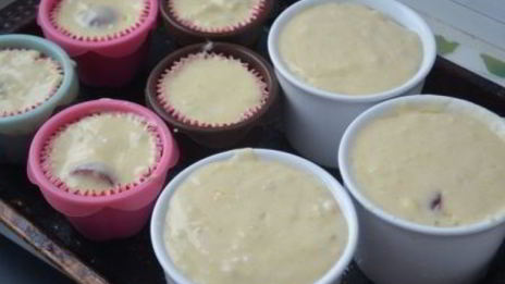 ароматные кексы с красным виноградом и дор блю