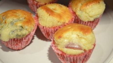 ароматные кексы с красным виноградом и дор блю