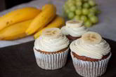 Банановые капкейки с корично-медовым кремом