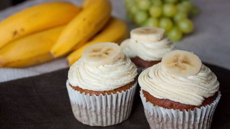 банановые капкейки с корично-медовым кремом