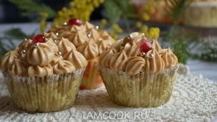 Капкейки с карамельно-сливочным кремом и орехами