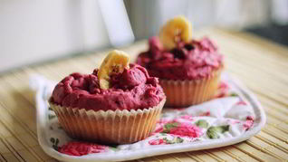 Капкейки с ягодным кремом