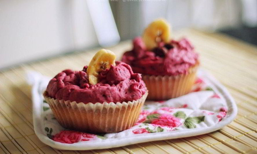 Рецепт капкейки с ягодным кремом