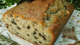 Кекс с оливками, горгонзолой и прованскими травами