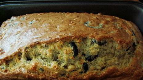 кекс с оливками, горгонзолой и прованскими травами