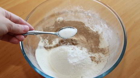 кекс вишня-кэроб