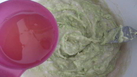 кексы постные из авокадо с финиками