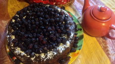 кофейный кекс с черникой, ежевикой и кардамоном