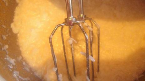 кокосовый кексик в апельсиновой глазури