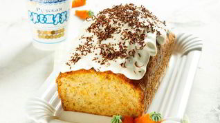 Морковный кекс со сметанной глазурью