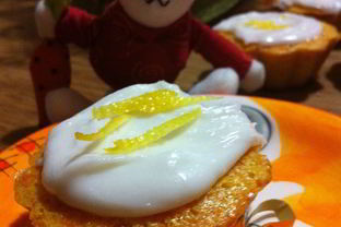 Морковные капкейки с лимонной глазурью