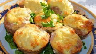 Мясные кексы с сырно-яичной начинкой