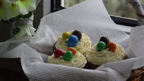 пасхальные апельсиновые капкейки с ромовым кремом