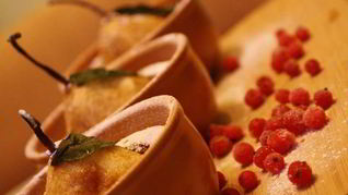 Шоколадные кексы с грушами и сливочным сыром