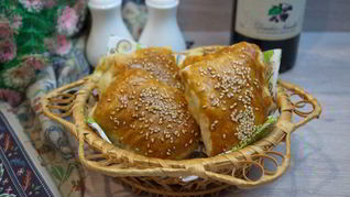 Хачапури из бездрожжевого слоеного теста