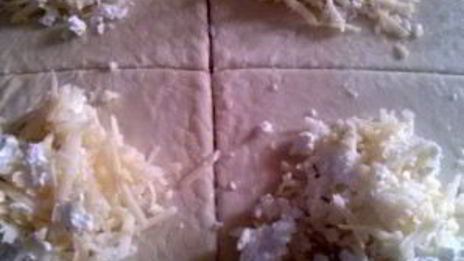 хачапури из готового слоеного теста