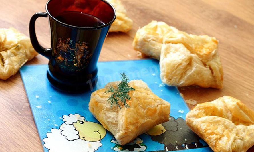 Рецепт хачапури из слоеного теста с сулугуни