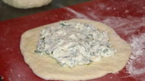 хачапури из слоеного теста