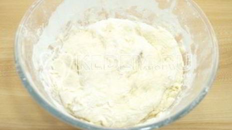 хачапури с брынзой и яйцом