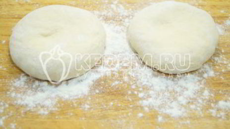 хачапури с брынзой и яйцом