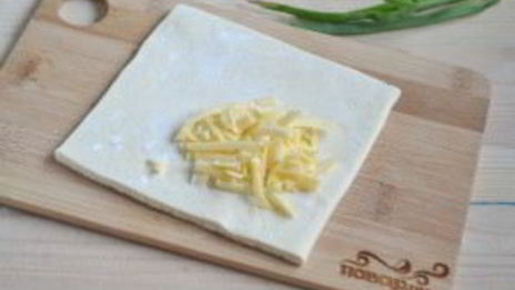 хачапури с сыром из слоеного теста