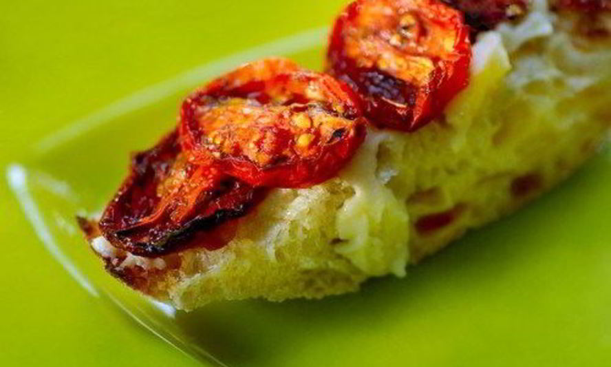 Рецепт чиабатта с вялеными томатами, чесноком и петрушкой