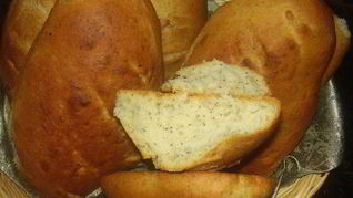 Хлеб монж с зернышками мака