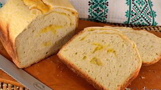 Хлеб на рассоле с сыром и чесноком в хлебопечке